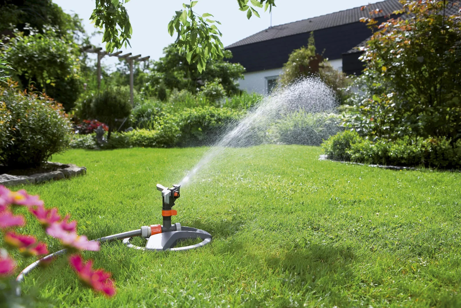 20200702133850_e1771e0e Gardena Premium Περιστοφικό Μπεκ με Μέγιστη Γωνία Ρίψης 360° 08135-20 - Image 1
