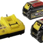 Dewalt Σετ 2 Μπαταριών Εργαλείου Λιθίου 18V Χωρητικότητας 6Ah με Φορτιστή DCB118T2 Flexvolt