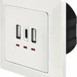 LogiLink Χωνευτή Πρίζα με 3 Θύρες USB Λευκή PA0254