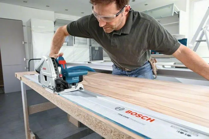 20220105170411_fb4a7af9 Bosch GKT 55 GCE Professional Δισκοπρίονο 1400W με Ρύθμιση Ταχύτητας και με Σύστημα Αναρρόφησης - Image 1