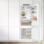 Bosch Εντοιχιζόμενος Ψυγειοκαταψύκτης 383lt NoFrost Υ193.5xΠ70.8xΒ54.8εκ. Λευκός KBN96VFE0