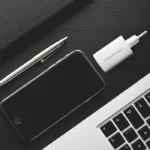 Qoltec Φορτιστής Χωρίς Καλώδιο GaN με Θύρα USB-A και Θύρα USB-C 65W Quick Charge 3.0 Λευκός (50765)