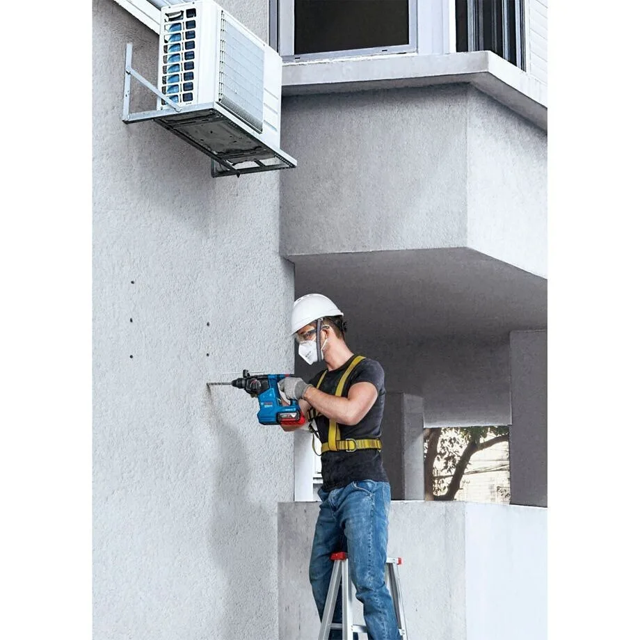 20241203095230_61fae362 Bosch Gbh 18v-28 Cf Σκαπτικό Πιστολέτο Μπαταρίας 18V 2x8Ah με Υποδοχή SDS Plus 0611921002 - Image 1