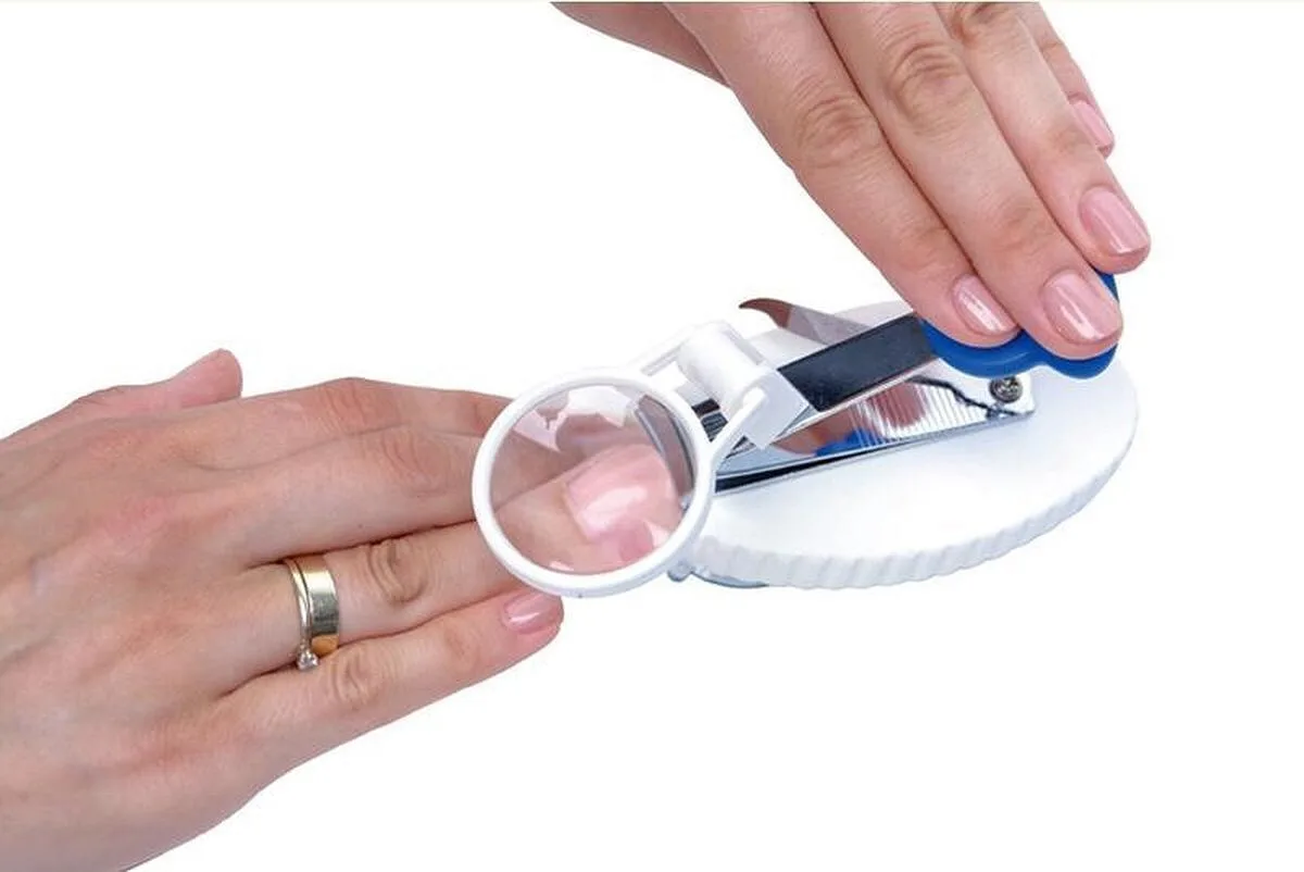 20250113102428_1c744a2a Nail Clippers Magnifying Glass - Image 1