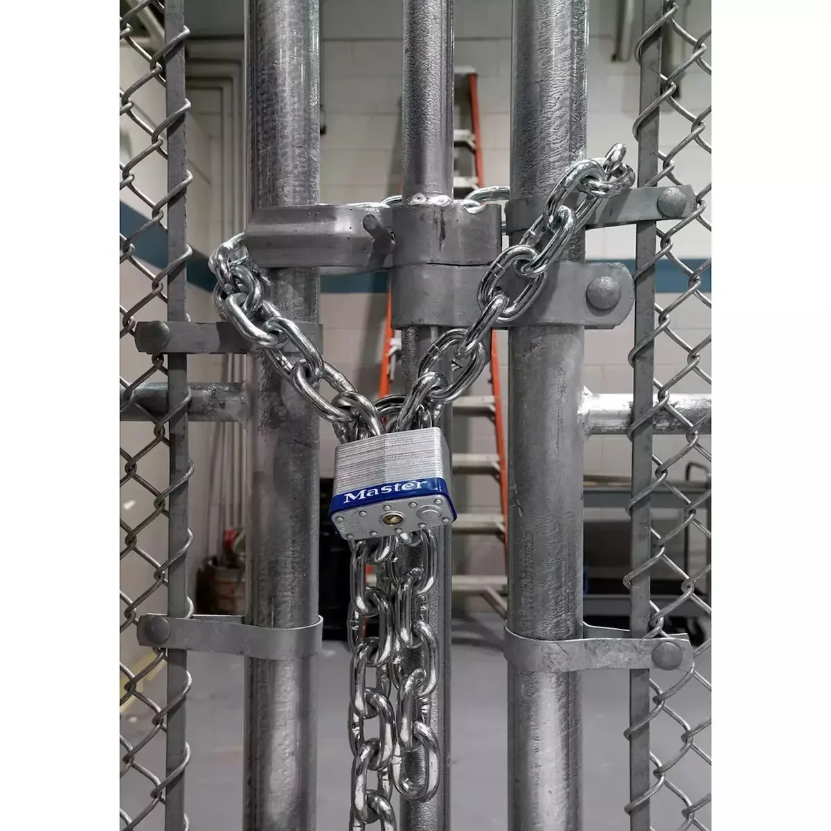 20250116151426_efa3b937 Master Lock Ατσάλινο Λουκέτο Πέταλο με Κλειδί Ασημί 5EURD - Image 1