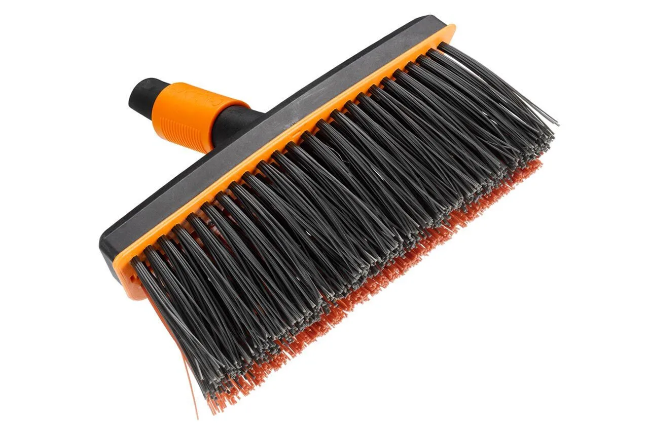 20250227164331_14f65538 Fiskars 1001417 Σκούπα Κήπου - Image 1