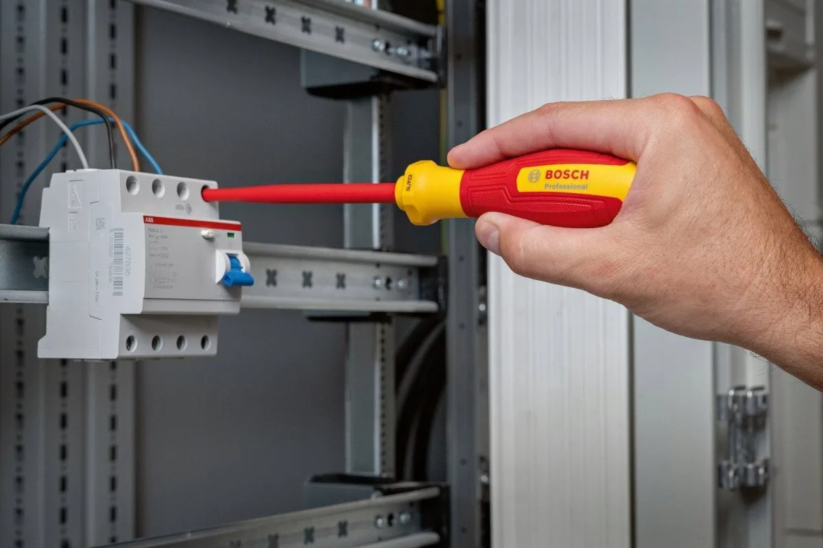 20250919170108_a500ec05 Bosch 1600A02NG2 Δίσκος Εργαλειοφόρου με 5 Εργαλεία Ηλεκτρολόγου - Image 1