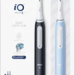Oral-B iO Series 3 Ηλεκτρική Οδοντόβουρτσα με Αισθητήρα Πίεσης και Θήκη Ταξιδίου Μπλε / Μαύρη