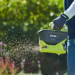 Ryobi 513303729 Τροχήλατη Διανομέας Σπόρων / Λιπάσματος με Χωρητικότητα 4lt