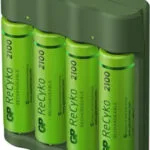 GP Batteries ReCyko B421 Φορτιστής 4 Μπαταριών Ni-MH Μεγέθους AA/AAA Σετ με 4x AA 2100mAh σε Πράσινο χρώμα
