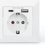 Digitus Μονή Χωνευτή Πρίζα Ρεύματος με 2 Θύρες USB Pure White DA-70615