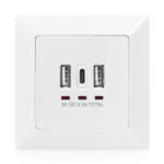 Digitus Χωνευτή Πρίζα με 3 Θύρες USB Λευκή DA-70618