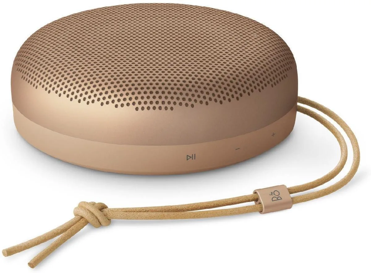 20250715153443_bang_olufsen_beosound_a1_3rd_gen_icheio_bluetooth_honey_tone.jpeg Bang & Olufsen Beosound A1 3rd Gen Αδιάβροχο Ηχείο Bluetooth 60W Honey Tone - Image 1