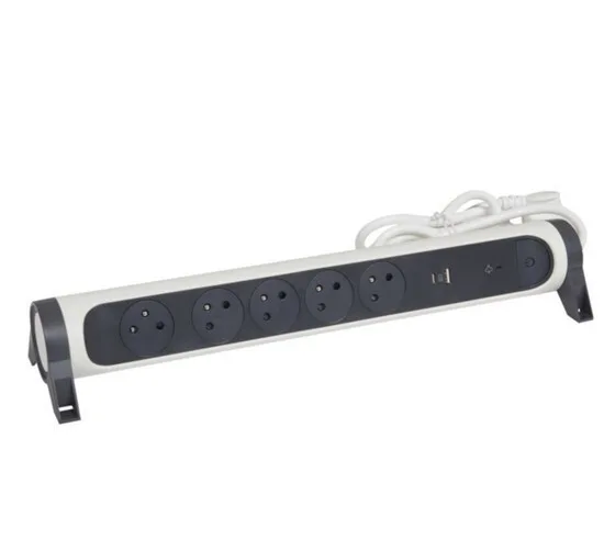20230919155605_legrand_polyprizo_me_usb_kai_kalodio_15m_leyko.jpeg Legrand Backlooler Πολύπριζο με 1 USB-A, 1 USB-C και Καλώδιο 15m - Image 1