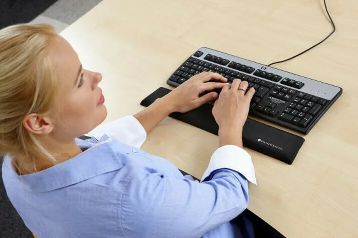 Bakker Elkhuizen Ergo Wrist Rest Standard Keyboard Wrist Rest Bakker Elkhuizen Ergo Wrist Rest Standard Keyboard Wrist Rest - Image 1