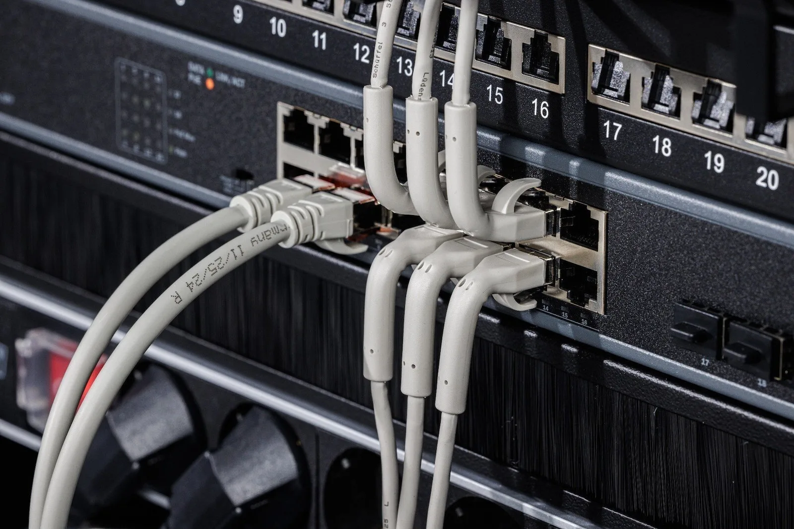 Digitus Direct Attach Copper Cat.6a (Gigabit) Καλώδιο Δικτύου Ethernet 1.5m Γκρι 10τμχ Digitus Direct Attach Copper Cat.6a (Gigabit) Καλώδιο Δικτύου Ethernet 1.5m Γκρι 10τμχ - Image 1