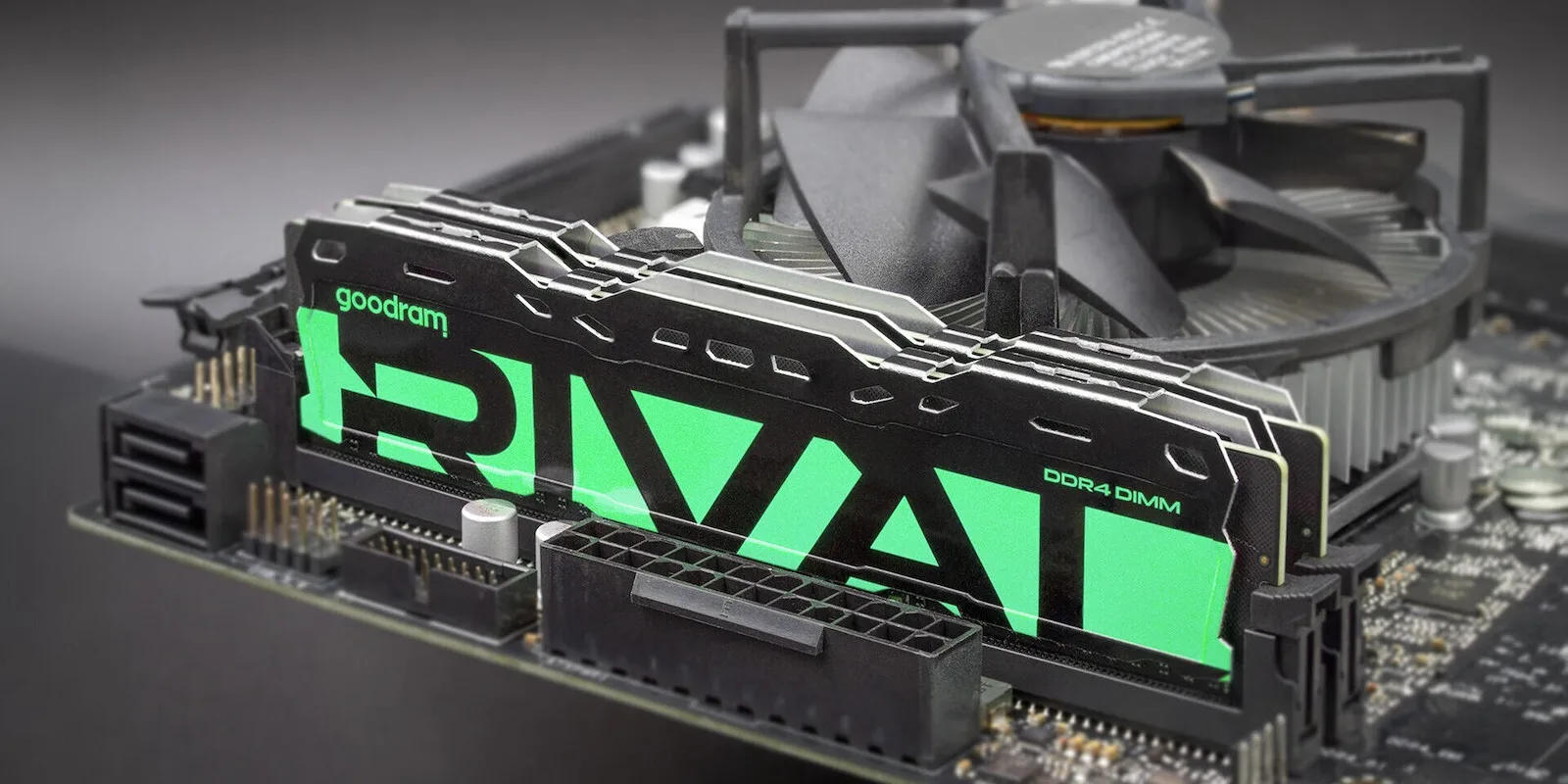 GoodRAM RIVAL Radiant Green DDR4 32GB RAM με 2x16GB Modules για Desktop GoodRAM RIVAL Radiant Green DDR4 32GB RAM με 2x16GB Modules για Desktop - Image 1